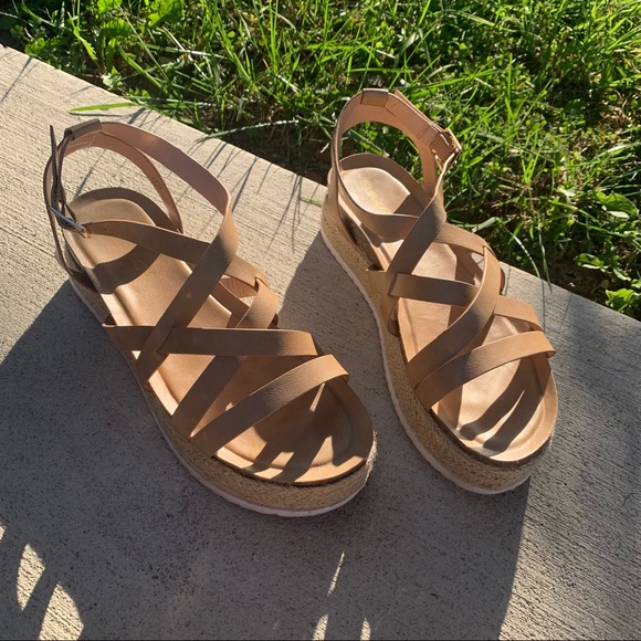Women's Khaki Strappy Platform Sandals - Picture 3 of 8